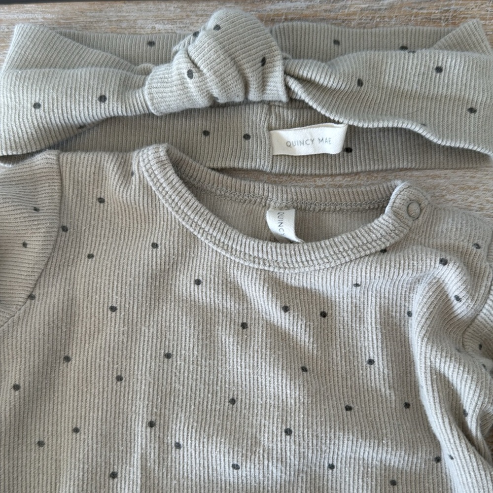 Quincy Mae Tan Ribbed Polka Dot Bodysuit + Headband size 12-18M - Picture 2 of 5
